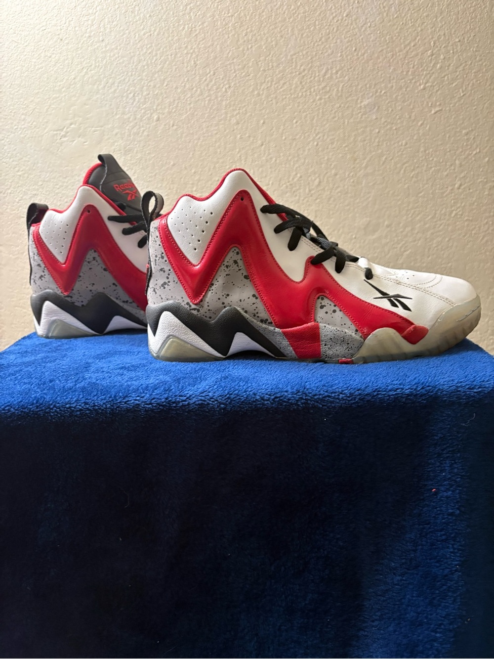 Reebok White Red Black High-Top Athletic Sneakers